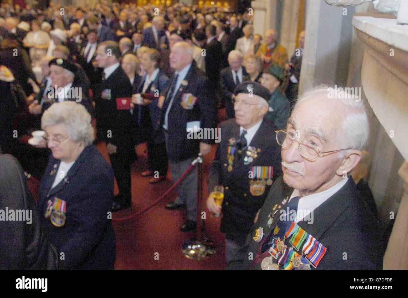 Ein Empfang zur Mittagszeit anlässlich des 60. Jahrestages der Schlacht an der Normandie findet im Guildhall in London statt. Der Empfang fand in Anwesenheit von S.H. dem Herzog von Gloucester statt und folgte einem Gottesdienst in der St. Paul's Cathedral. Stockfoto