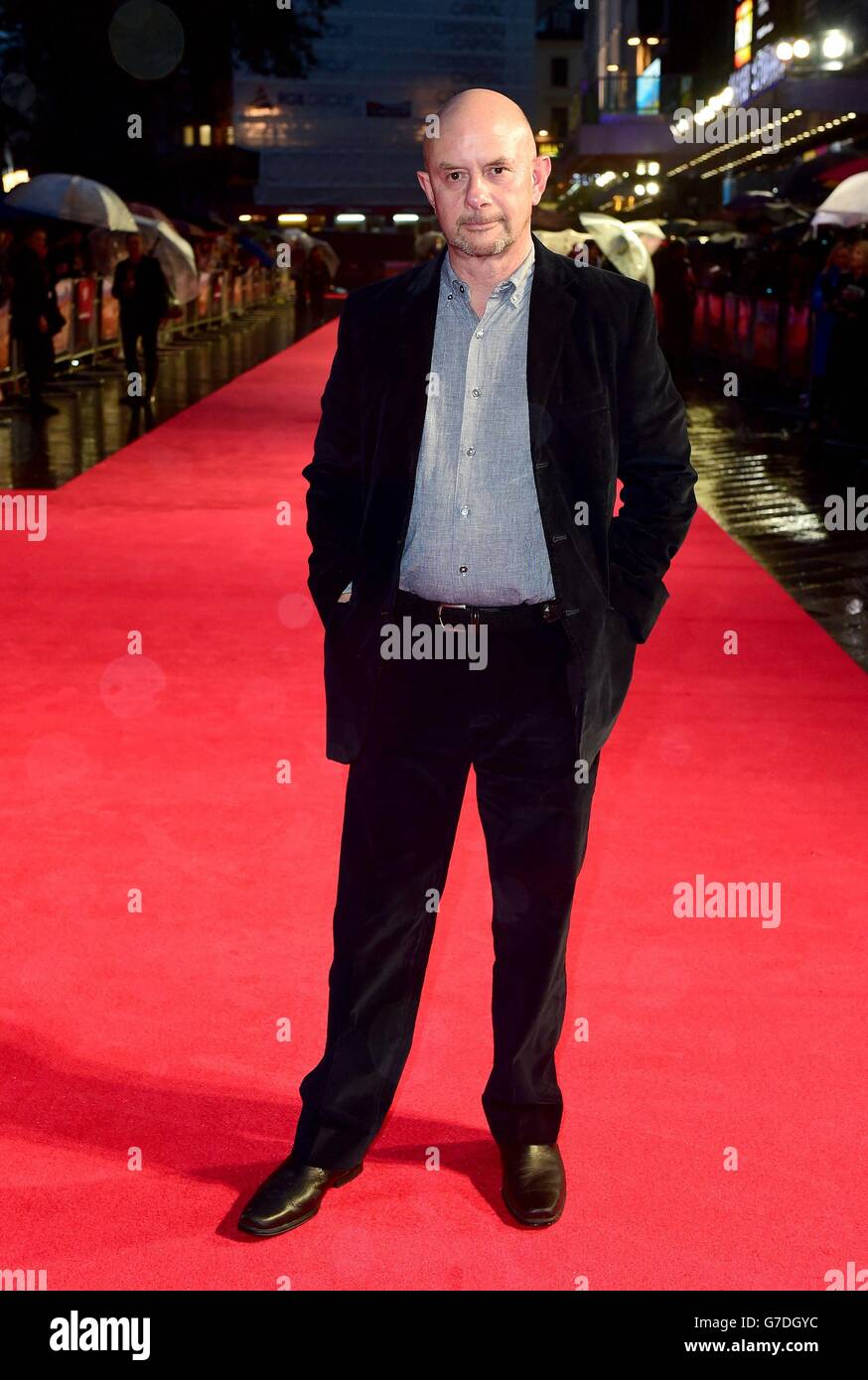 Nick Hornby bei der BFI London Filmfestival Gala von Wild im Odeon, Leicester Square, London. Stockfoto