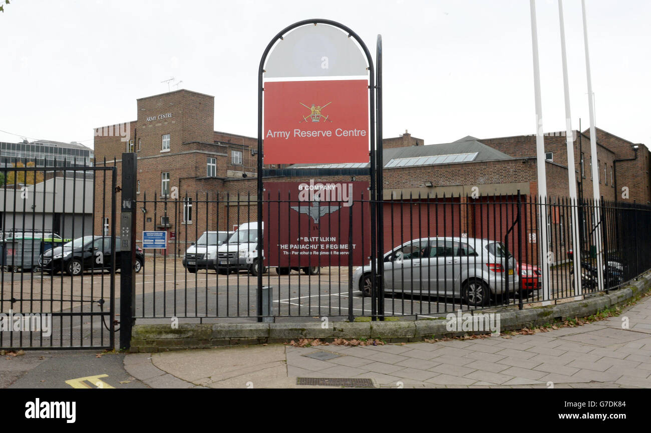 Das Army Reserve Center an der South Africa Road, White City, London, das angeblich von Mitgliedern einer Bande, die vor Gericht erschienen sind, im Zusammenhang mit einem angeblichen Terroranschlägen zum Töten von Polizisten oder Soldaten auf den Straßen Londons ausgespöttet wurde. Stockfoto