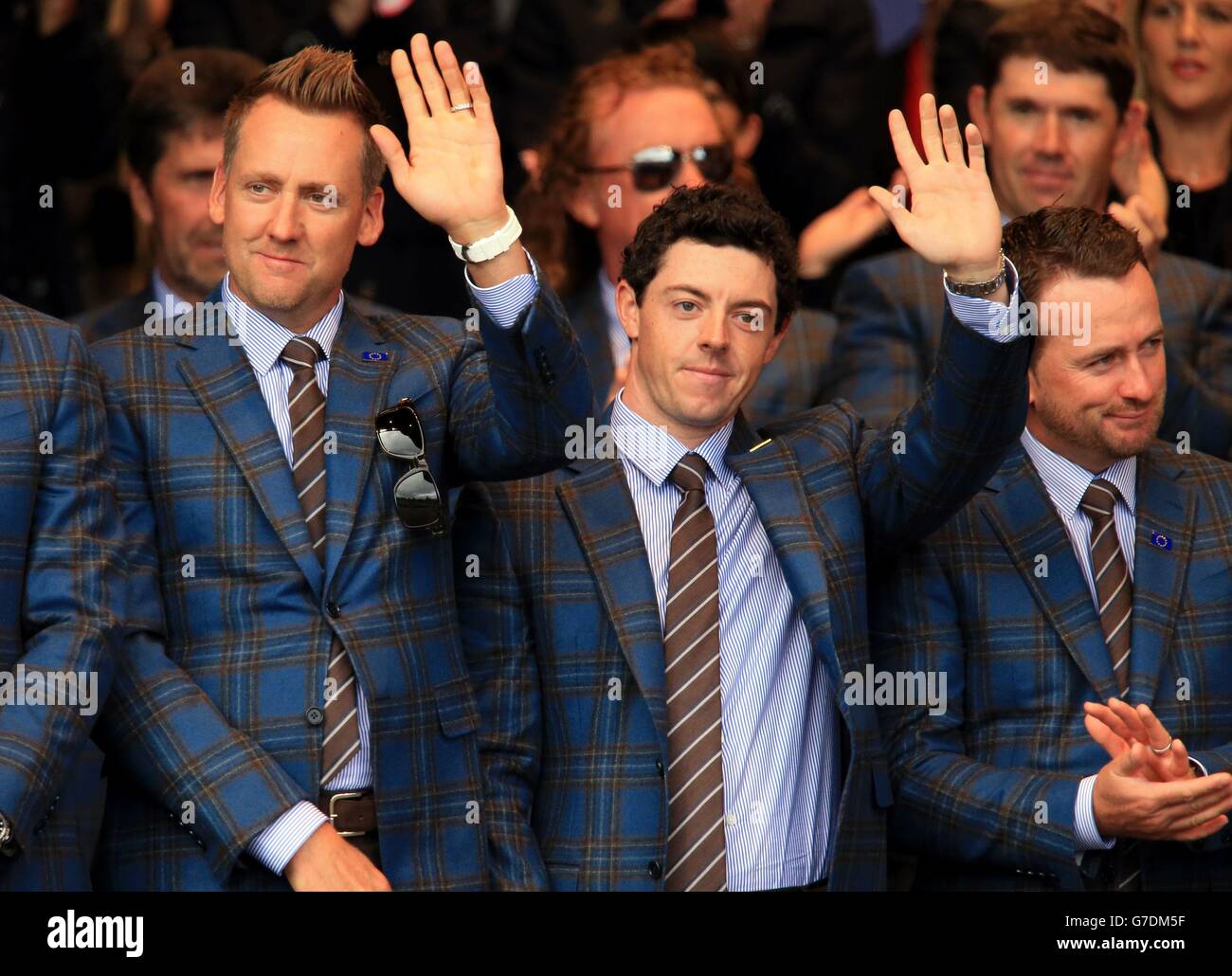 Golf - 40. Ryder Cup - Praxis Tag drei - Gleneagles. Europas Ian Poulter (links) und Rory McIlroy während der Eröffnungszeremonie auf dem Gleneagles Golf Course, Perthshire. Stockfoto