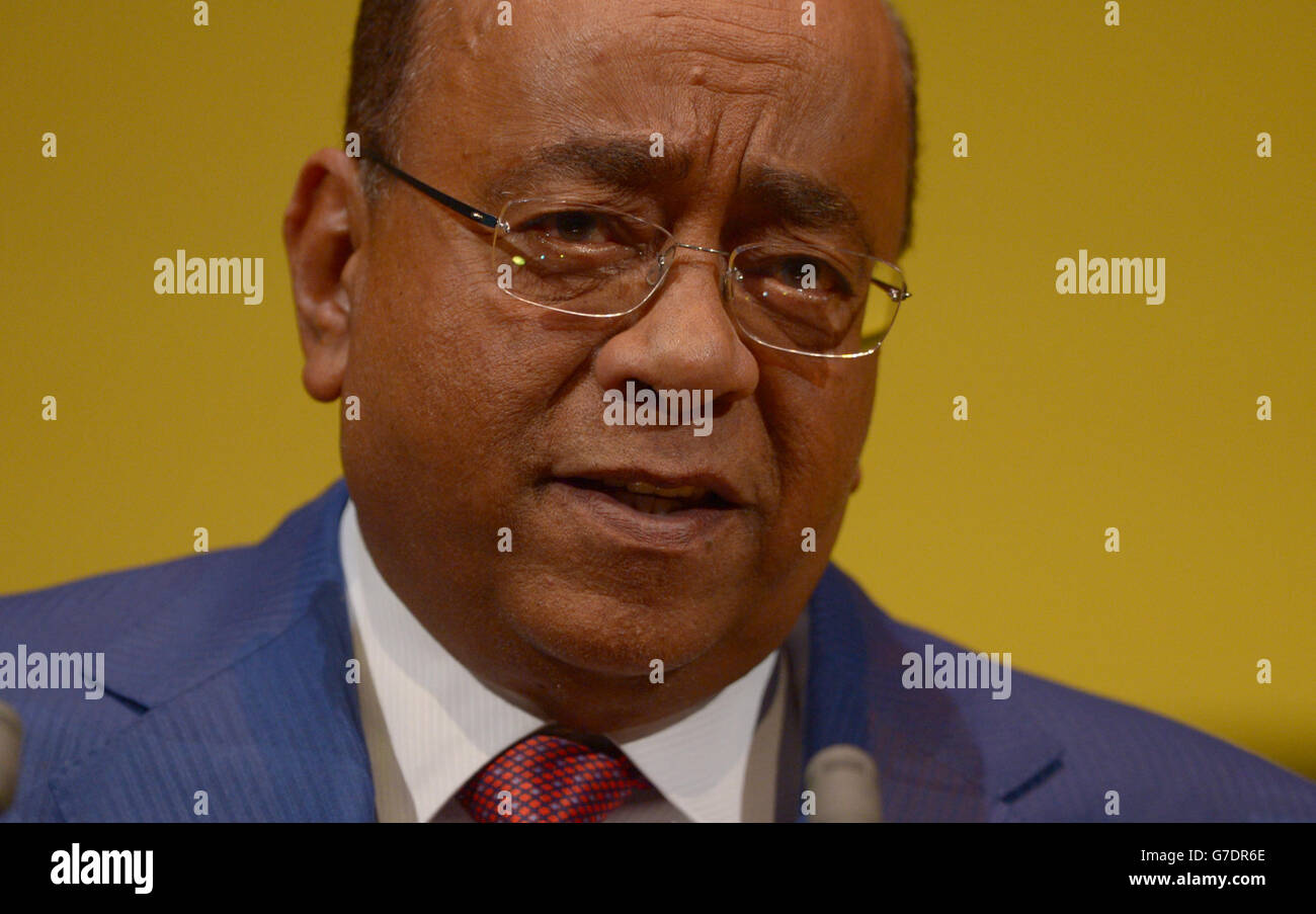Mo Ibrahim, Gründer von Celtec und Satya Capital, spricht während der Jahrestagung des Institute of Directors in der Royal Albert Hall, London. Stockfoto