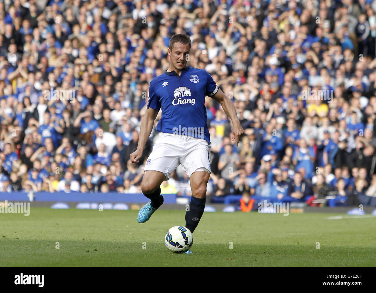 Evertons Phil Jagielka während des Spiels der Barclays Premier League im Goodison Park, Liverpool. DRÜCKEN Sie VERBANDSFOTO. Bilddatum: Samstag, 18. Oktober 2014. Siehe PA Geschichte FUSSBALL Everton. Bildnachweis sollte Peter Byrne / PA Wire lesen. . . Stockfoto