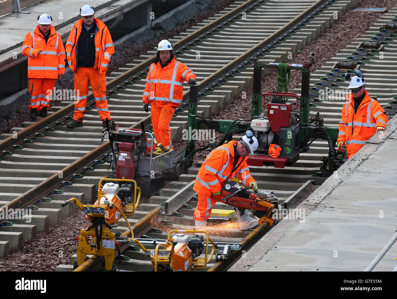 Neue Gleise werden am Bahnhof Shawfair installiert, da Network Rail in die Hauptphase der Gleisverlegung auf der neuen Grenzroute eingetreten ist. Stockfoto