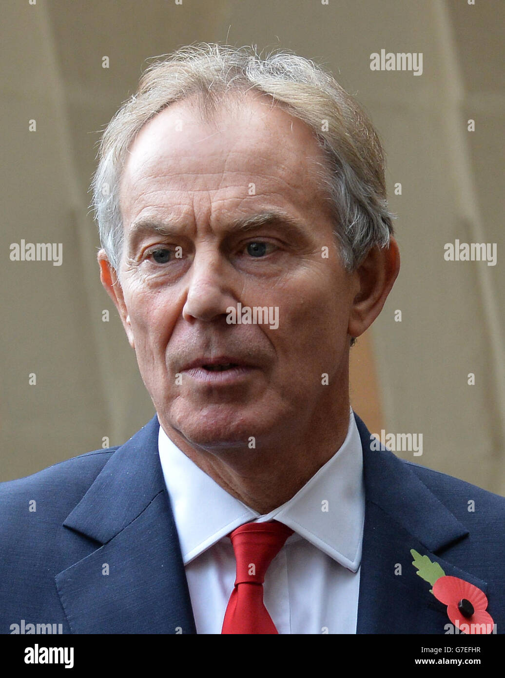 Der ehemalige Premierminister Tony Blair kam im Krematorium der City of London im Nordosten Londons an, um Paul Cottingham, den Partner von Lord Michael Cashman, zu beerdigt, der im vergangenen Monat seinen Kampf wegen Krebs verloren hatte. Stockfoto