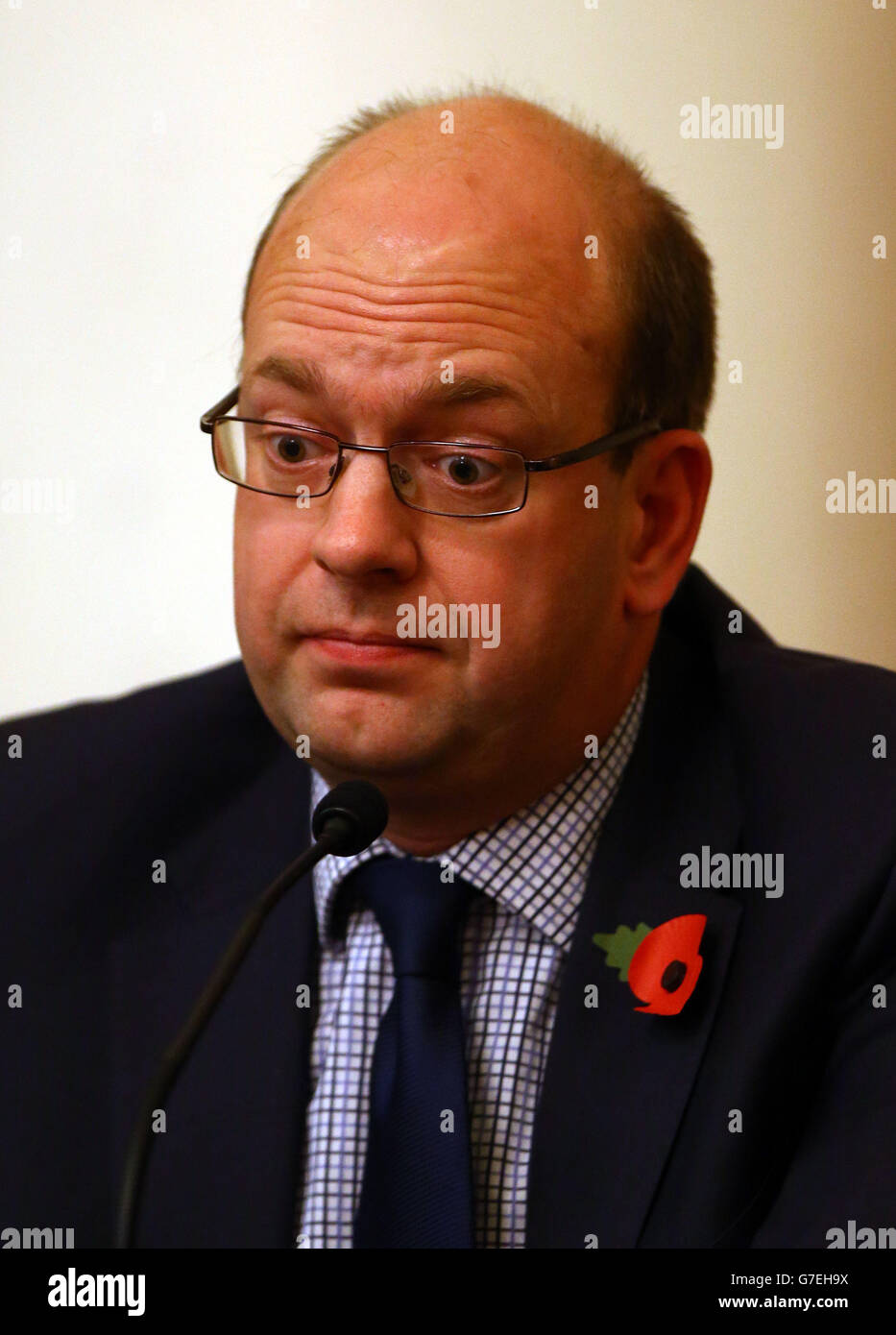 Mark Reckless, UKIP-Kandidat für die Nachwahlen von Rochester und Strood, spricht während einer Debatte zwischen den führenden Kandidaten an der Rochester Corn Exchange, Kent, vor der bevorstehenden Wahl nächste Woche. Stockfoto