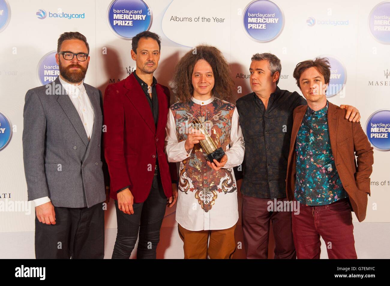 (Von links nach rechts) Tom Herbert, Pete Wareham, deb Rochford, Mark Lockheart und Leafcutter John (John Burton) von der Band Polar Bear, bei der Ankunft zur Verleihung des Mercury Music Prize 2014 im Roundhouse in Camden, im Norden Londons. Stockfoto