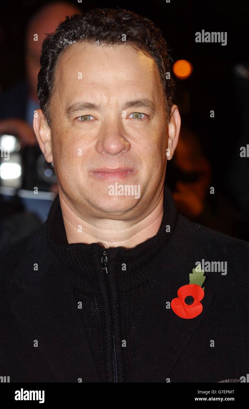 Der Schauspieler Tom Hanks kommt zur britischen Premiere seines neuesten Films The Polar Express im Vue Leicester Square im Zentrum von London. Stockfoto