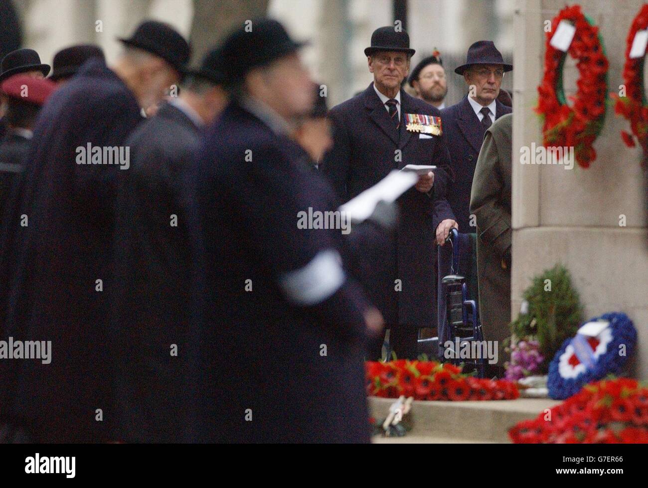 Der Herzog von Edinburgh besucht den jährlichen Gedenkgottesdienst im Cenotaph im Zentrum von London für jüdische Soldaten und Frauen, die während des Krieges ihr Leben verloren. Stockfoto