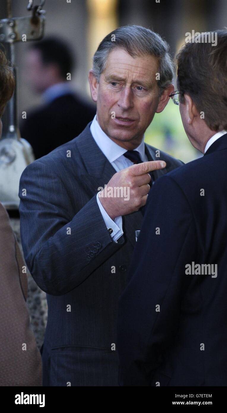 Prinz Charles wird heute bei einer Preisverleihung in der schottischen Hauptstadt den Wert des Gemeinschaftsgeistes Preisen. Prinz Charles kommt am Edinburgh International Conference Centre an, um die Calor Scottish Community of the Year Awards zu vergeben. Stockfoto