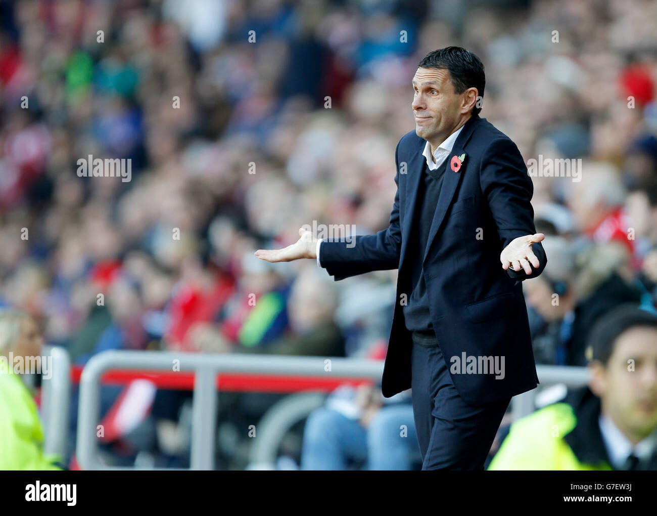 Fußball - Barclays Premier League - Sunderland gegen Everton - Stadium of Light. Gus Poyet, Manager von Sunderland, sieht frustriert aus Stockfoto