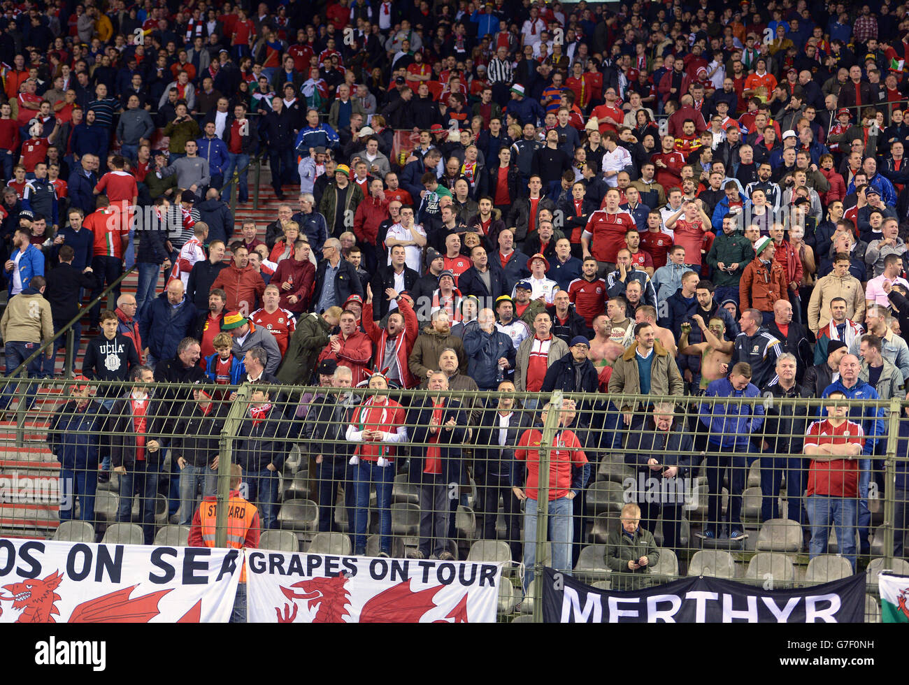 Fußball - UEFA Euro 2016 - Qualifikation - Gruppe B - Belgien gegen Wales - King Baudouin Stadium. Wales Fans auf den Tribünen Stockfoto