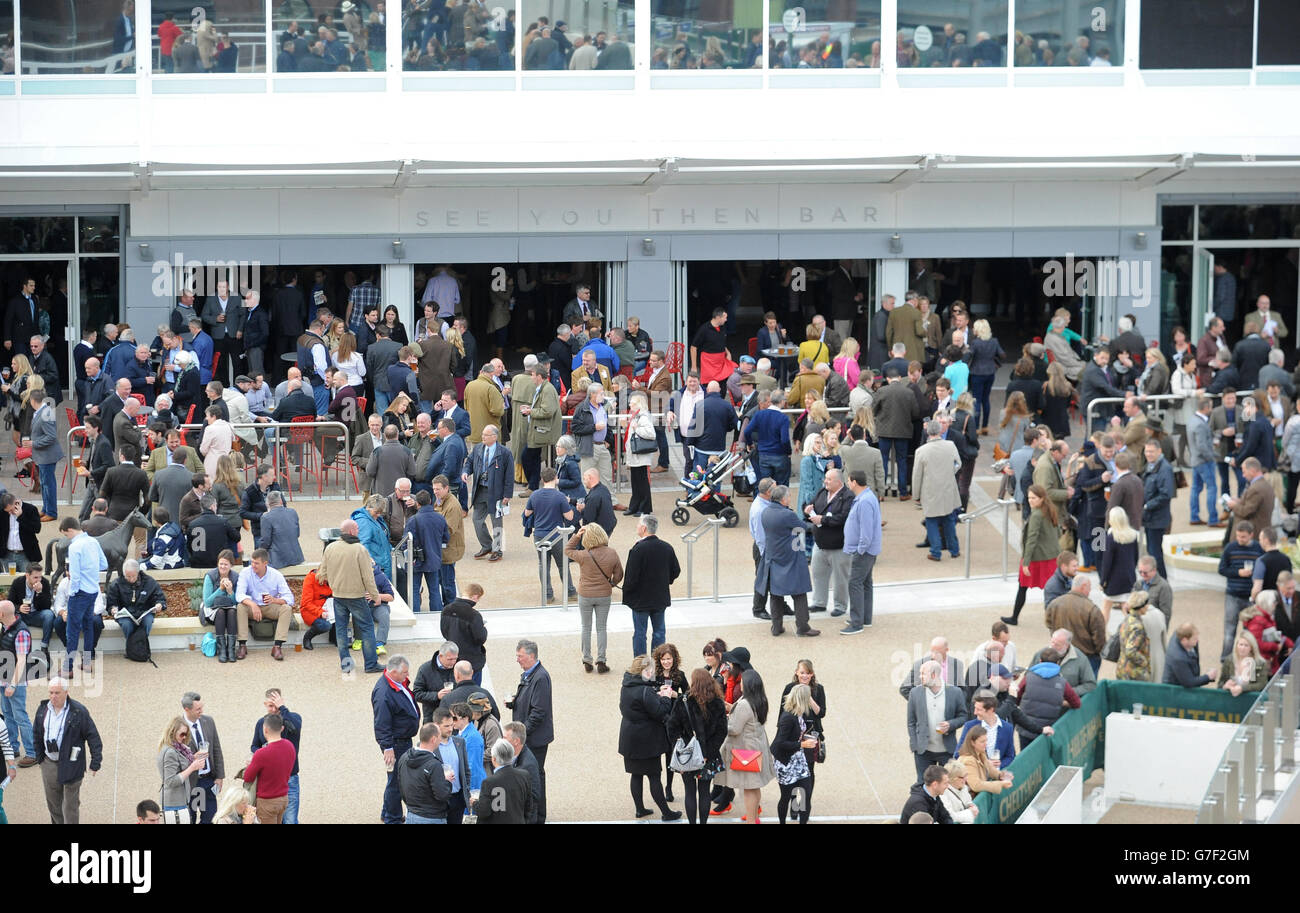 Horse Racing - Showcase - Tag zwei - Cheltenham Racecourse Stockfoto