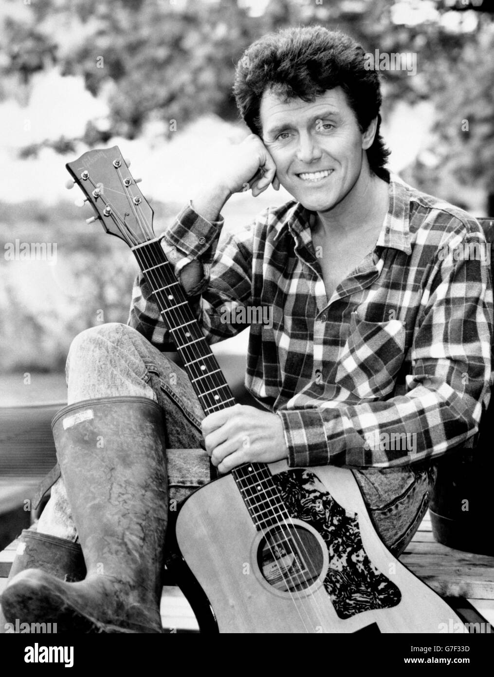 Sänger Alvin Stardust feiert das Harvest Festival in seiner neuen Frühstücksshow für Kinder namens Fables, Parables and Miracles im ländlichen Look. Das Programm wird Teil des Wide Awake Club von TV-am sein und wird jede Woche ein anderes Thema haben. Stockfoto