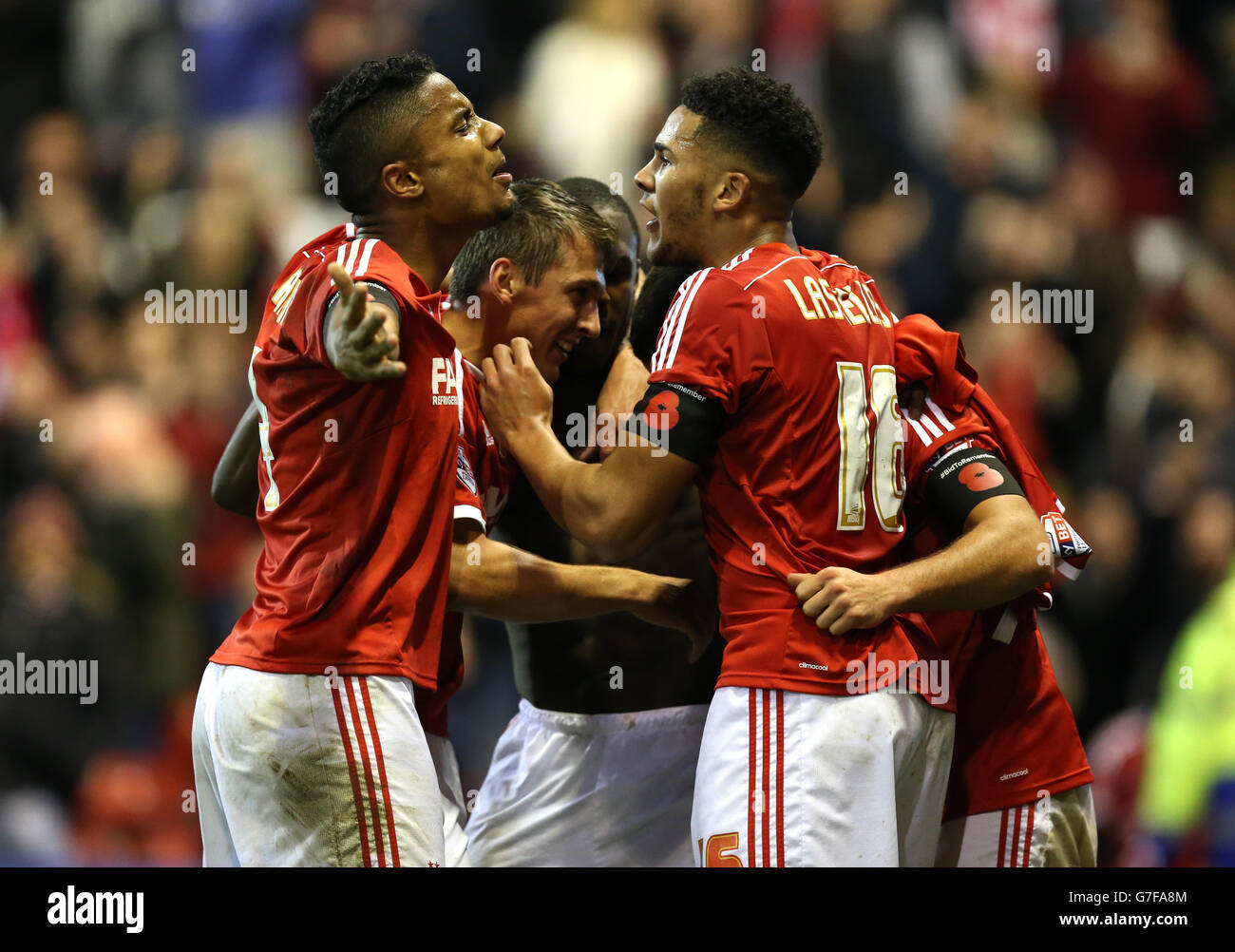 Michael Mancienne von Nottingham Forest feiert, nachdem Michail Antonio das Tor geschossen hat Siegtreffer in der letzten Minute des Spiels Stockfoto