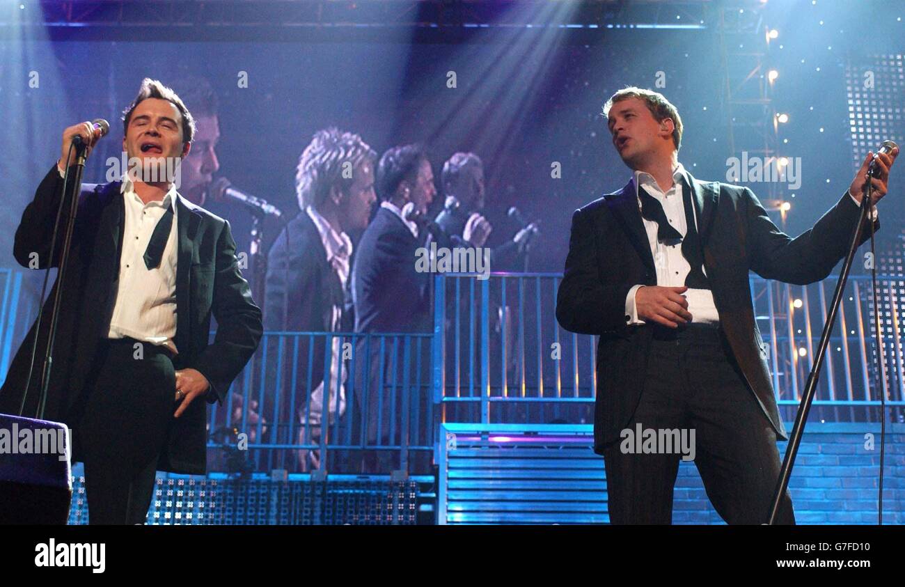 Westlife Durchführung während der Weihnachtszeit in Popworld Stockfoto