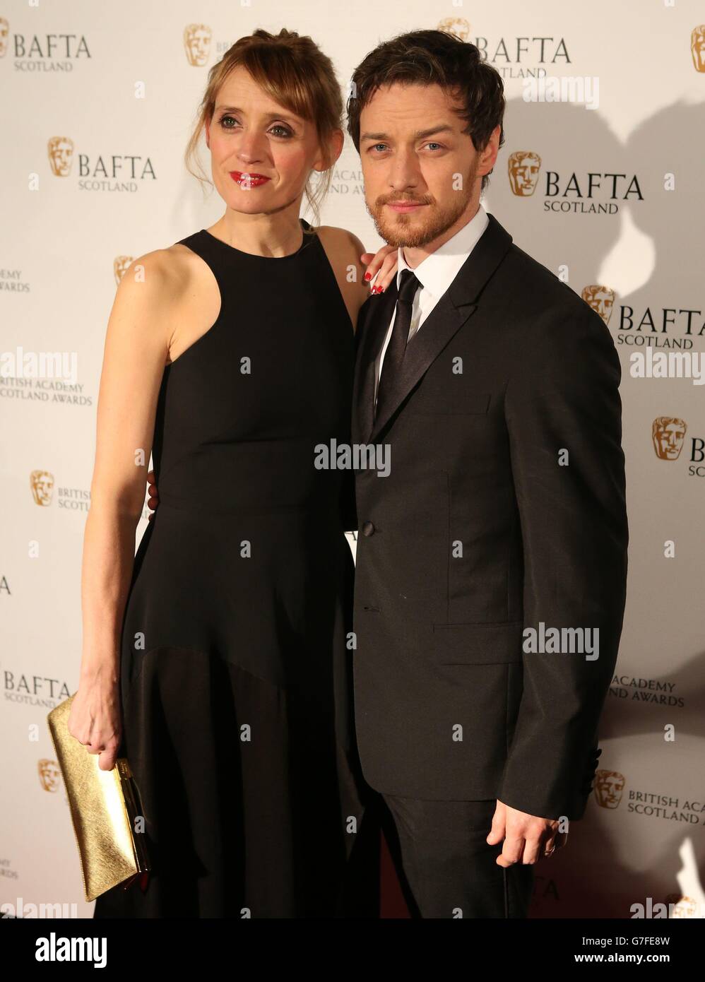 Schauspieler James McAvoy und Frau Anne-Marie Duff kommen für die British Academy Scotland Awards im Radisson Hotel in Glasgow an. Stockfoto