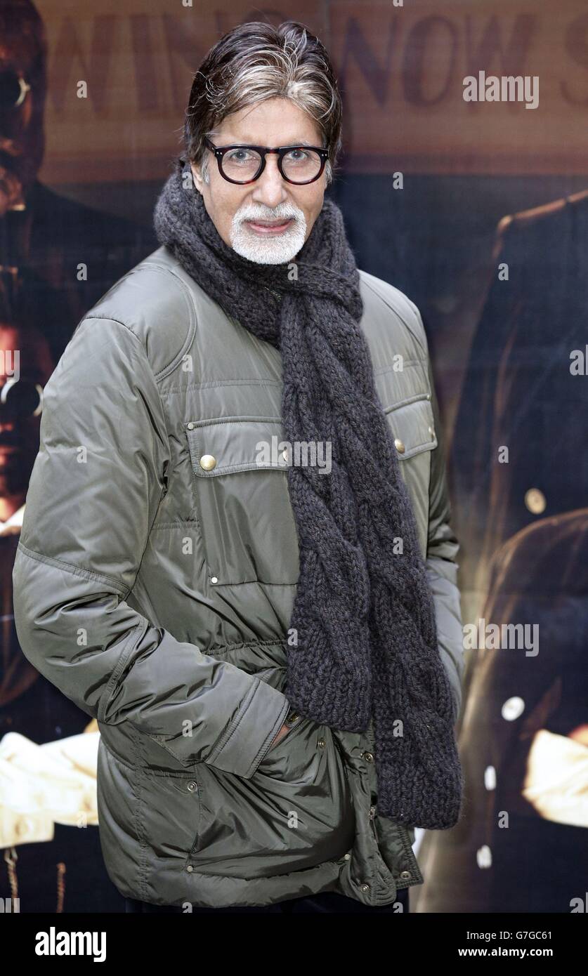 Amitabh Bachchan besucht eine Fotozelle für seinen neuen Film Shamitabh im St. James Court Hotel, London. Stockfoto