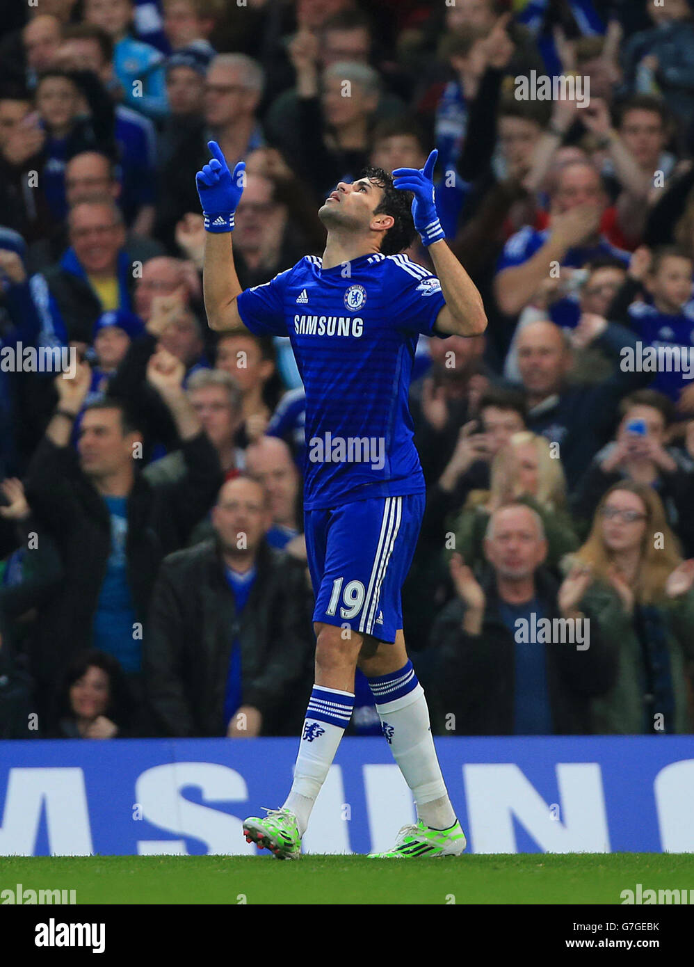 Fußball - Barclays Premier League - Chelsea gegen West Bromwich Albion - Stamford Bridge. Chelsea Diego Costa feiert das erste Tor seiner Seite während des Spiels der Barclays Premier League in Stamford Bridge, London. Stockfoto