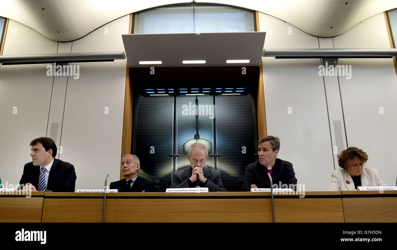 (Von links nach rechts) John Glen MP, Frank Field MP, Erzbischof von Canterbury, The Most Rev Justin Welby Reverend Tim Thornton und Baroness Jenkin, bei der parteiübergreifenden parlamentarischen Untersuchung des Hungers im Vereinigten Königreich im Unterhaus, London, das eine Blaupause einleitet, um den Hunger in Großbritannien bis 2020 zu beseitigen. Stockfoto