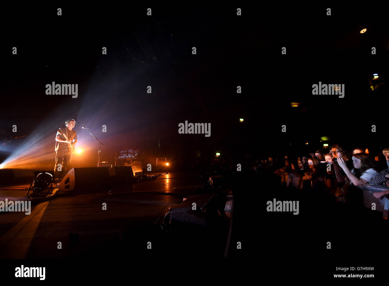 Ben Howard tritt im Winter Wonderland 2014 von XFM im O2 Apollo Manchester auf. Stockfoto