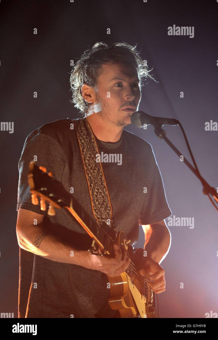 Ben Howard tritt im Winter Wonderland 2014 von XFM im O2 Apollo Manchester auf. Stockfoto