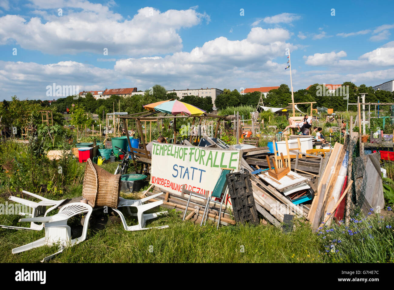 Community-Garten-Projekt am ehemaligen Flughafen Tempelhof Park in Berlin Deutschland Stockfoto