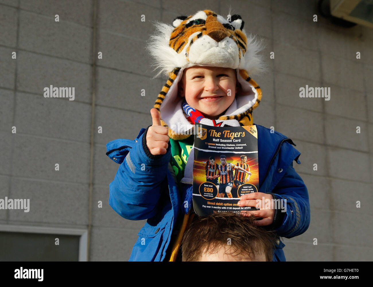 Der Fan von Young Hull City Tiger beim Spiel der Barclays Premier League im KC Stadium, Hull. DRÜCKEN SIE VERBANDSFOTO. Bilddatum: Samstag, 6. Dezember 2014. Siehe PA Story SOCCER Hull. Das Foto sollte lauten: Richard Sellers/PA Wire. Maximal 45 Bilder während eines Matches. Keine Videoemulation oder Promotion als „live“. Keine Verwendung in Spielen, Wettbewerben, Werbeartikeln, Wetten oder Einzelclub-/Spielerdiensten. Keine Verwendung mit inoffiziellen Audio-, Video-, Daten-, Spiele- oder Club/League-Logos. Stockfoto