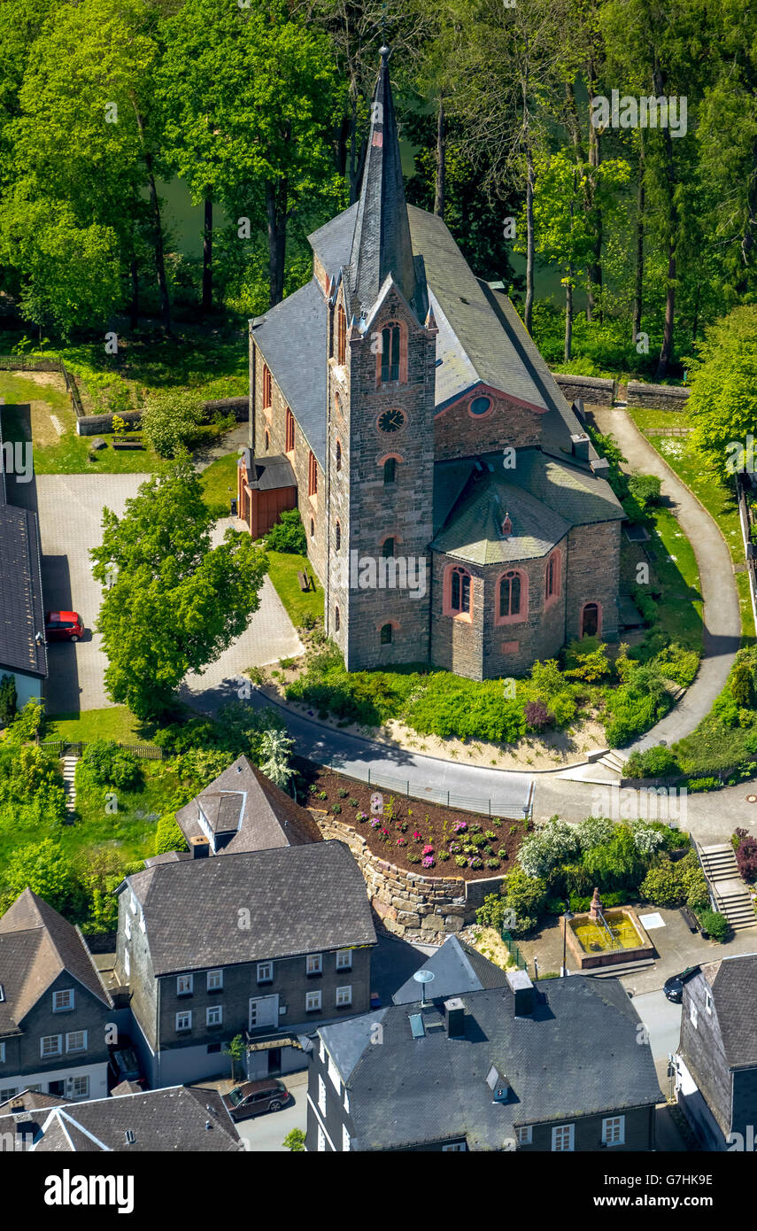 Luftaufnahme, evangelische Kirche Schloßstraße, Bad Berleburg, Siegen-Wittgenstein, Rothaargebirge Berg, Nordrhein-Westfalen Stockfoto
