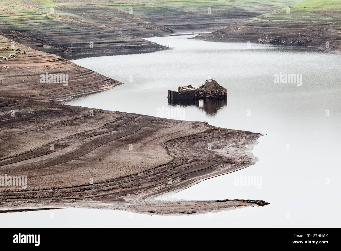 Obere Glendevon Resevoir Schottland zeigen niedrige Wasserstände Stockfoto