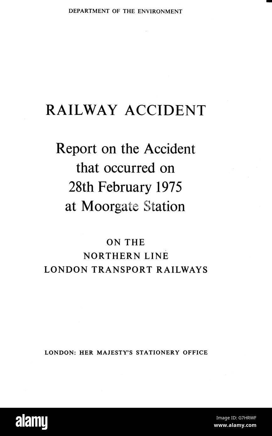 Das Titelbild des offiziellen Berichts über die Röhrenkatastrophe von Moorgate, der vom Umweltministerium nach einer Veröffentlichung in der Daily Mail veröffentlicht wurde. Stockfoto