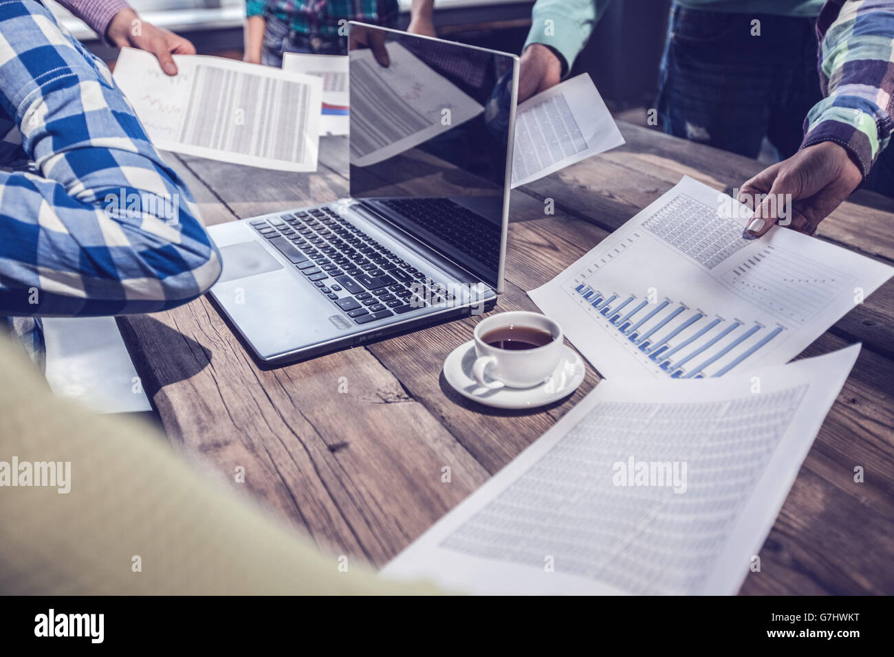 Business-Mann immer Mehrarbeit Frist Konzept Stockfoto