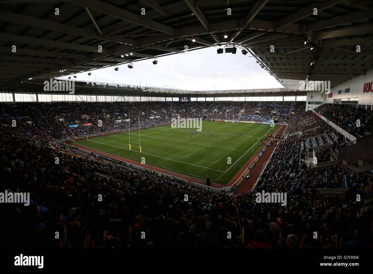 Rugby Union - Aviva Premiership - London Wasps gegen London Irish - Ricoh Arena. Wasps stellen sich London Irish in der Ricoh Arena während des Spiels der Aviva Premiership in der Ricoh Arena, Coventry, an. Stockfoto