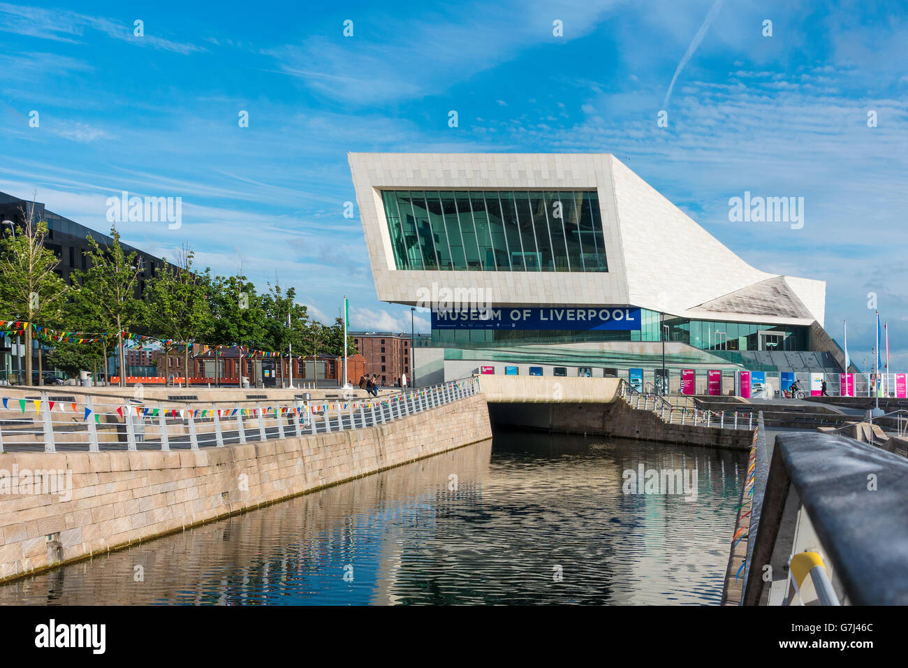 Museum of Liverpool und Leeds-Liverpool-Kanal Pier Head im Abendlicht Stockfoto