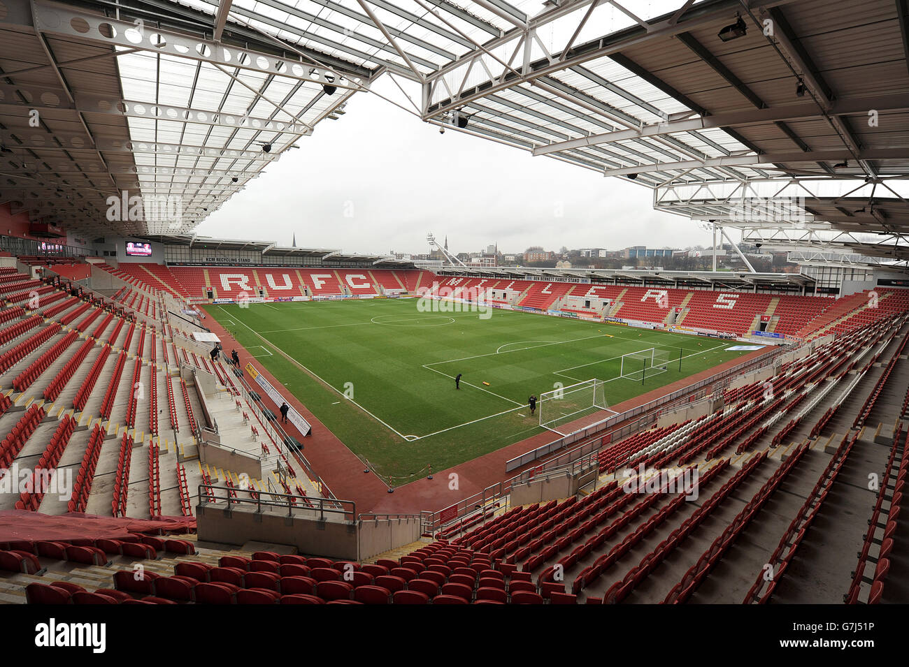 Gesamtansicht des AESSEAL New York Stadions, Rotherham. Stockfoto