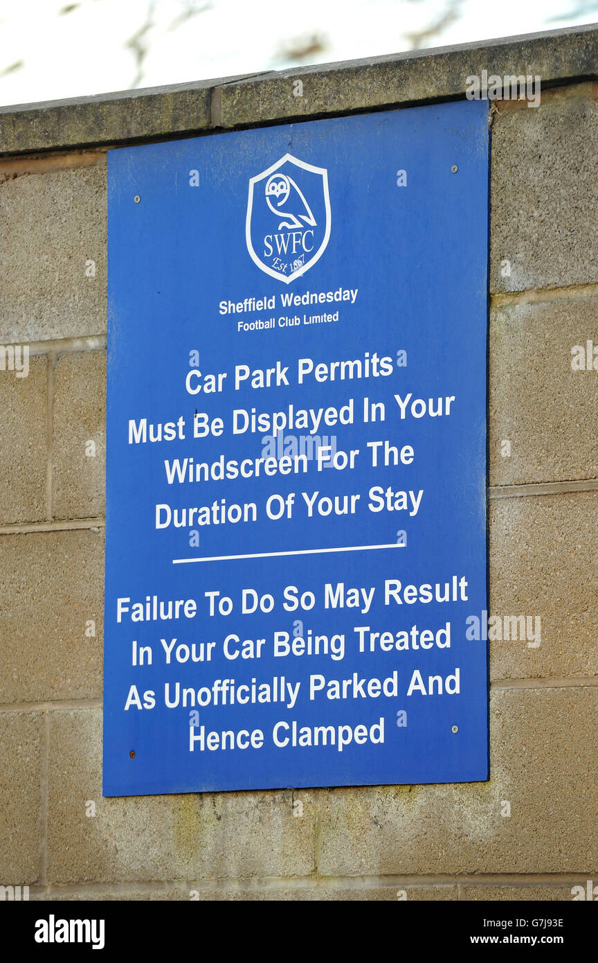 Eine allgemeine Ansicht der Beschilderung im Hillsborough Stadium, Heimstadion von Sheffield Wednesday Stockfoto