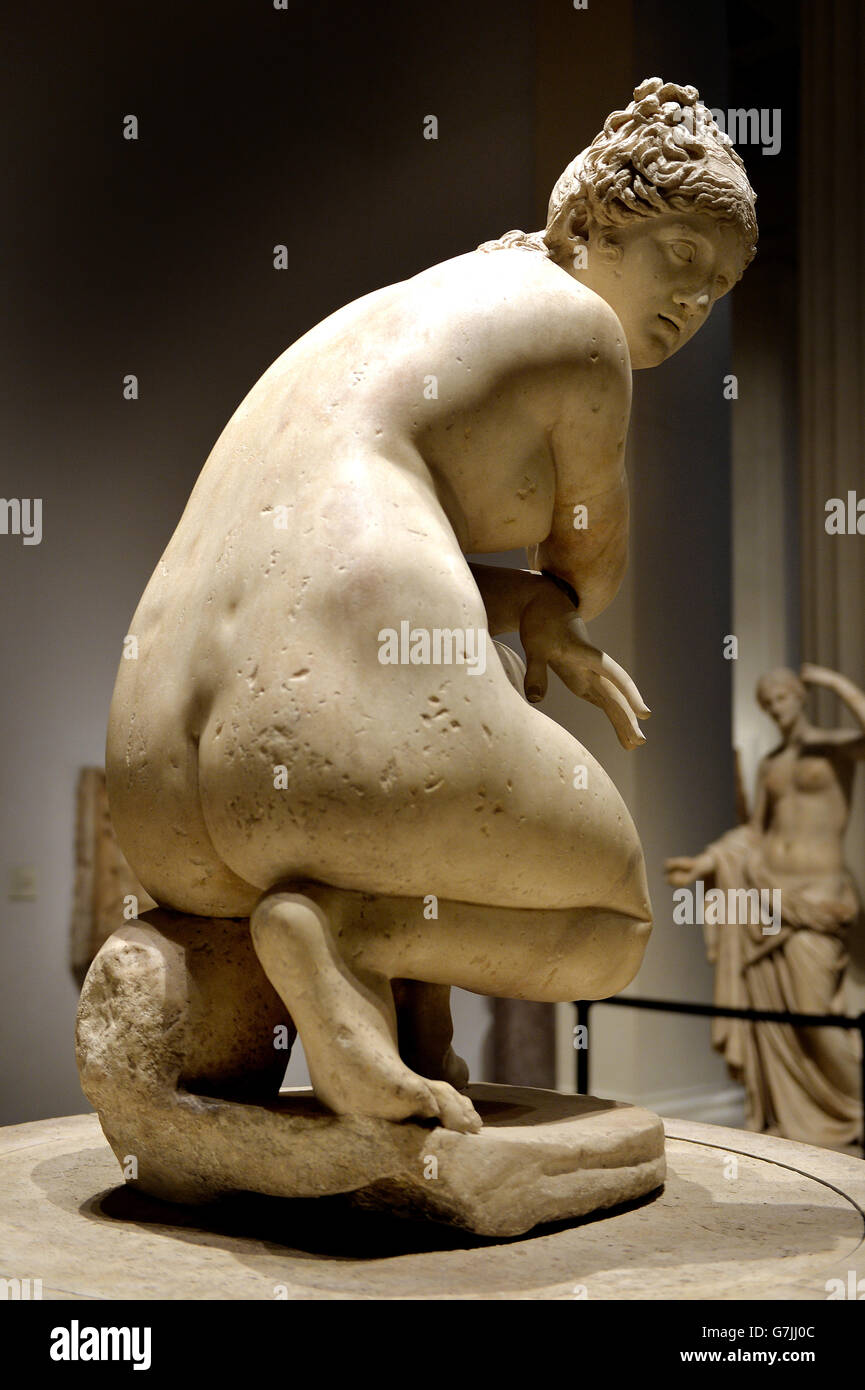 Eine lebensgroße Venus-Statue wird im British Museum in London ausgestellt, als Teil der prägenden Schönheit: Der Körper in der antiken griechischen Kunstausstellung. Stockfoto