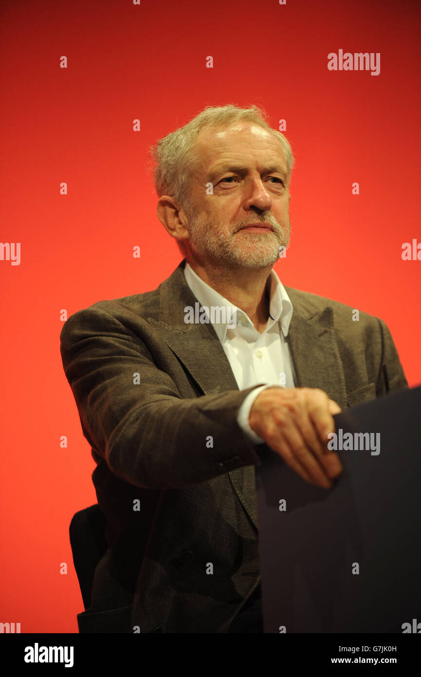 Jeremy Corbyn MP neu gewählten Führer der Labour Party, bei der Eröffnungssitzung der Arbeitskonferenz. Stockfoto