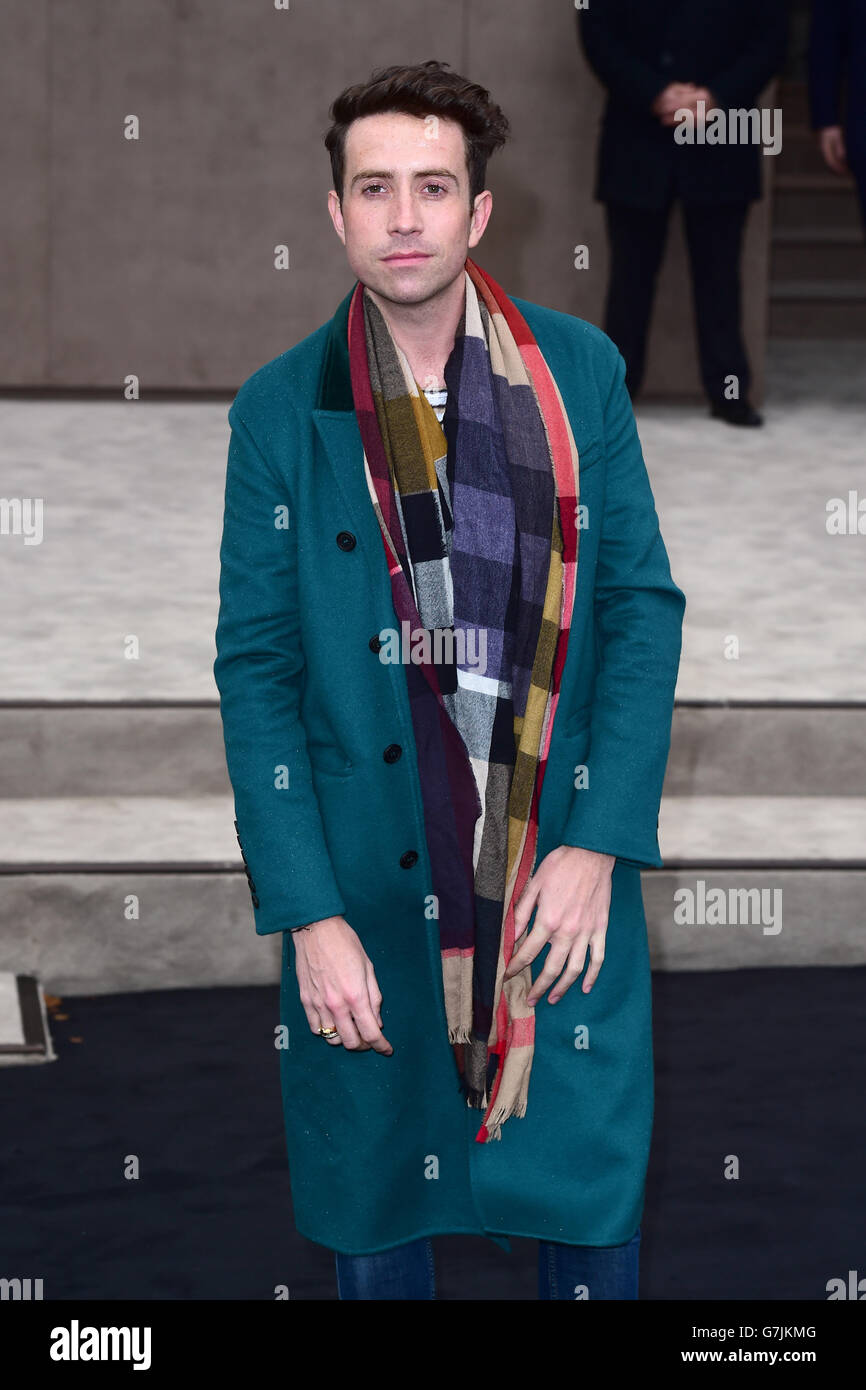 Nick Grimshaw kommt zur Burberry Prorsum Show, die Teil der British Fashion Council London Collections: Men Herbst/Winter 15 ist und in Kensington Gardens, London, stattfindet. DRÜCKEN SIE VERBANDSFOTO. Bilddatum: 12/01/2015. Siehe PA Story CONSUMER Fashion. Das Foto sollte lauten: Ian West/PA Wire Stockfoto