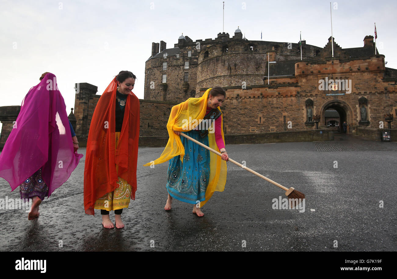 Die Bollywood-Karte, die im Edinburgh Castle von einer Gruppe von Bollywood-Tänzern ins Leben gerufen wurde, zeigt schottische Schauplätze, die in Filmen zu sehen waren. Stockfoto