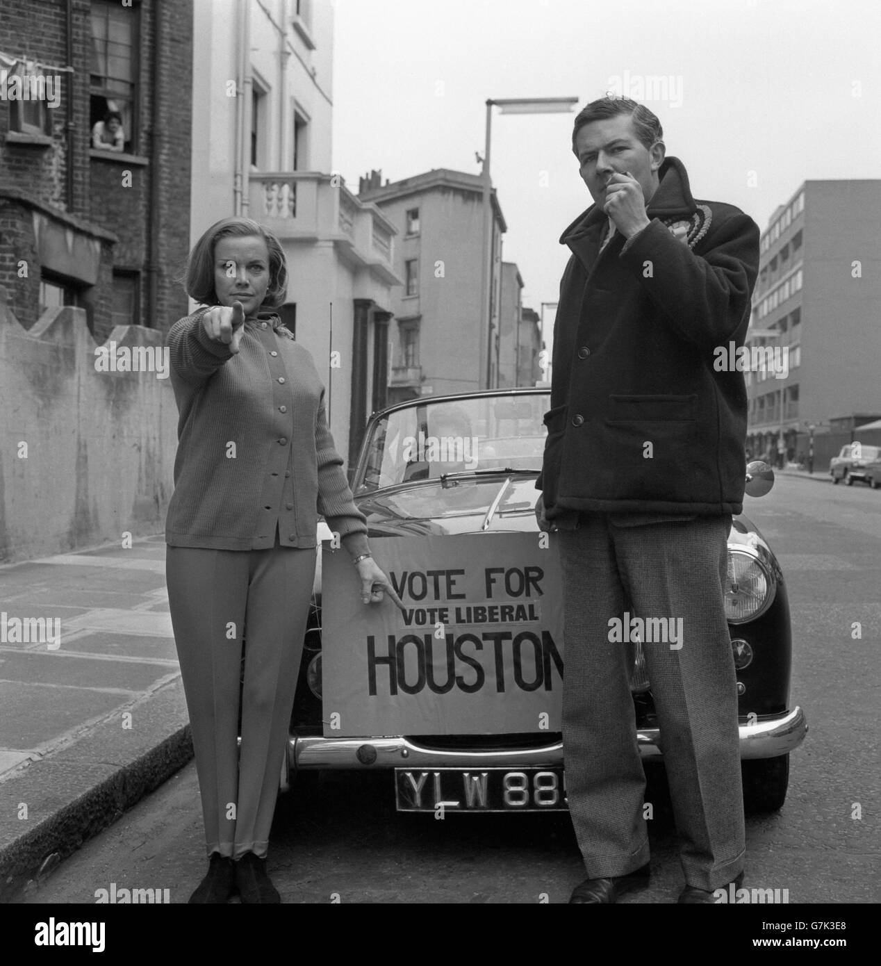 Tom Houston Neben miss blackman ist tom houston -Fotos und -Bildmaterial in hoher ...