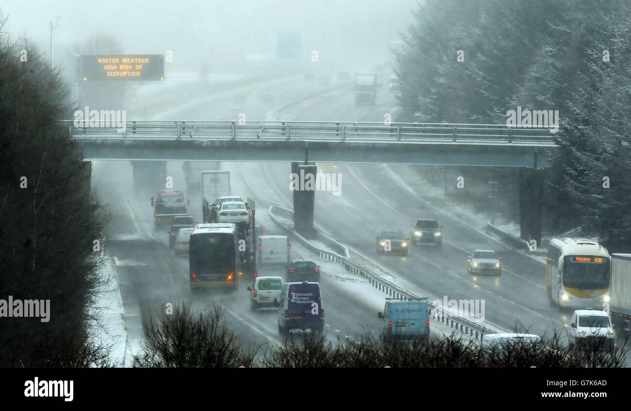 Eine allgemeine Ansicht der M8 in der Nähe von Harthill Services in Schottland, da Großbritannien weiterhin von schlechtem Wetter betroffen ist. Stockfoto