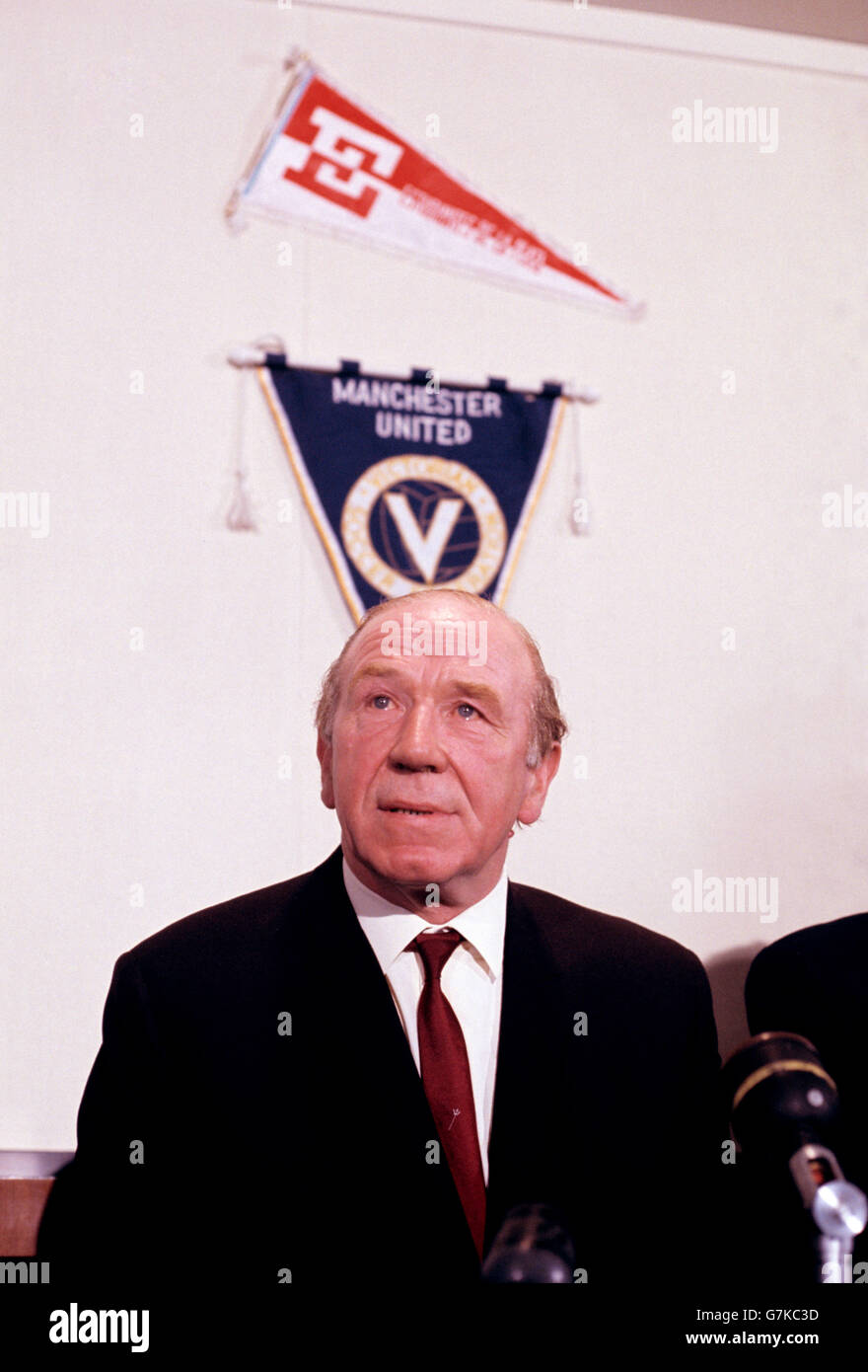 Fußball - Football League Division One - Manchester United Pressekonferenz. Sir Matt Busby, Manager von Manchester United, kündigte auf der Pressekonferenz an, dass er am Ende der Saison 1968-69 zurücktreten wolle Stockfoto