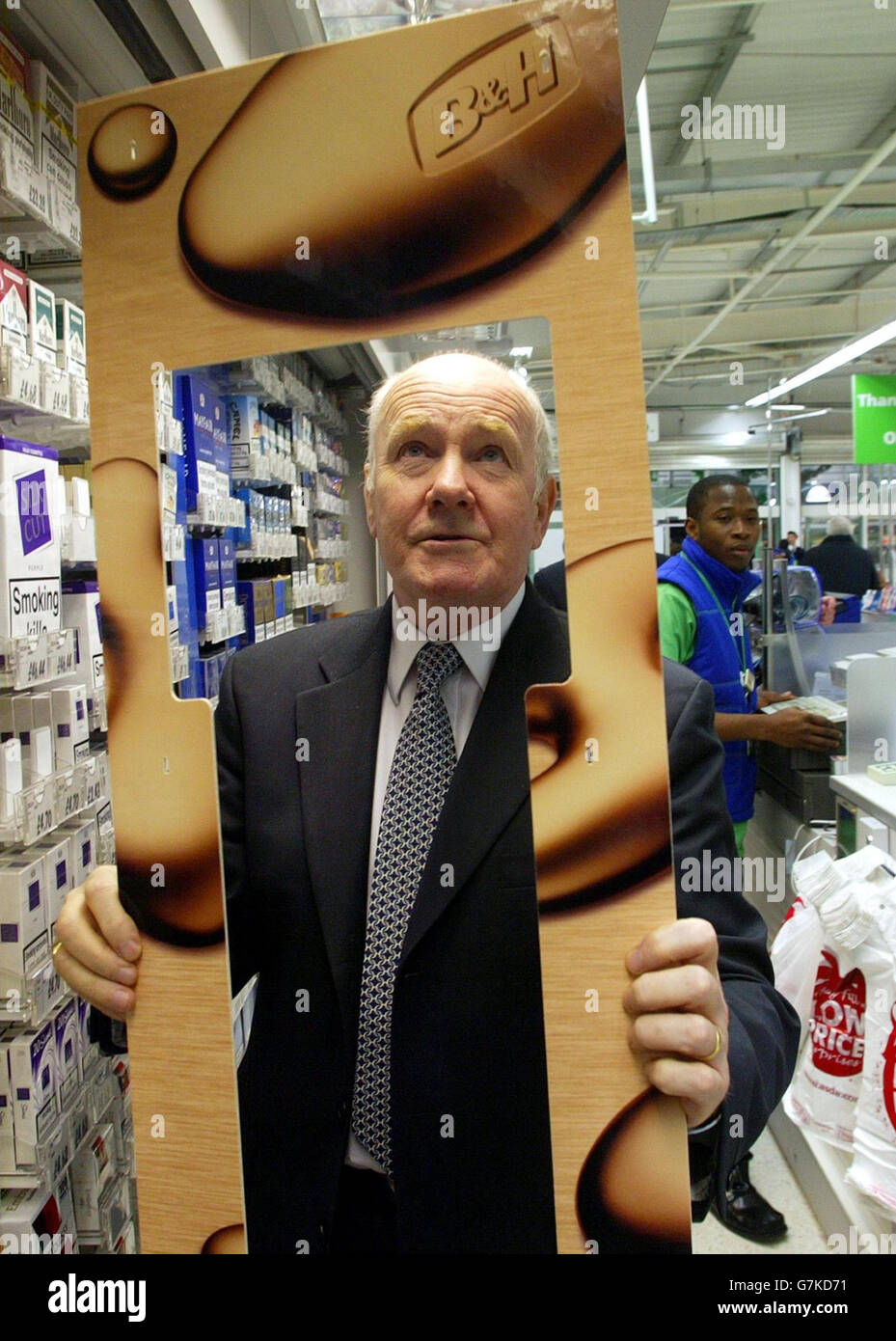 Gesundheitsminister John Reid in einem Asda Store an der Old Kent Road. Stockfoto