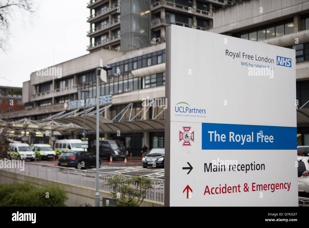 Der Eingang zum Royal Free Hospital in London, wo ein britischer Militäraktiker wegen Ebola-Überwachung eingeliefert wurde, nachdem er während der Behandlung einer Person in Sierra Leone eine Nadelstichverletzung erlitten hatte. DRÜCKEN Sie VERBANDSFOTO. Bilddatum: Samstag, 31. Januar 2015. Siehe PA Geschichte GESUNDHEIT Ebola. Bildnachweis sollte lauten: Daniel Leal-Olivas/PA Wire Stockfoto