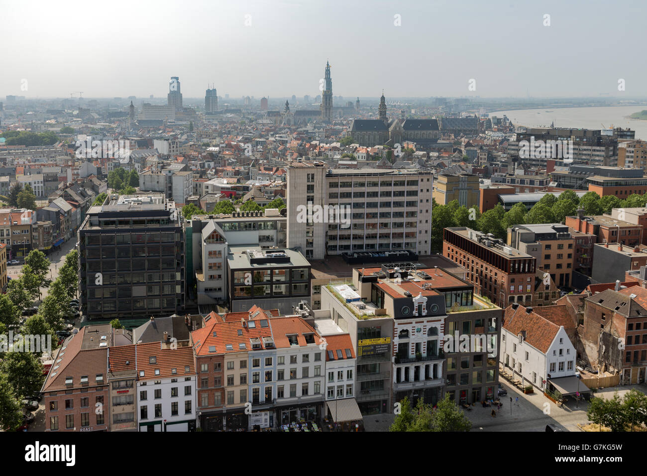 Luftbild von Antwerpen aus Museum MAS Dach Terrasse den Hafen von Antwerpen, Belgien Stockfoto