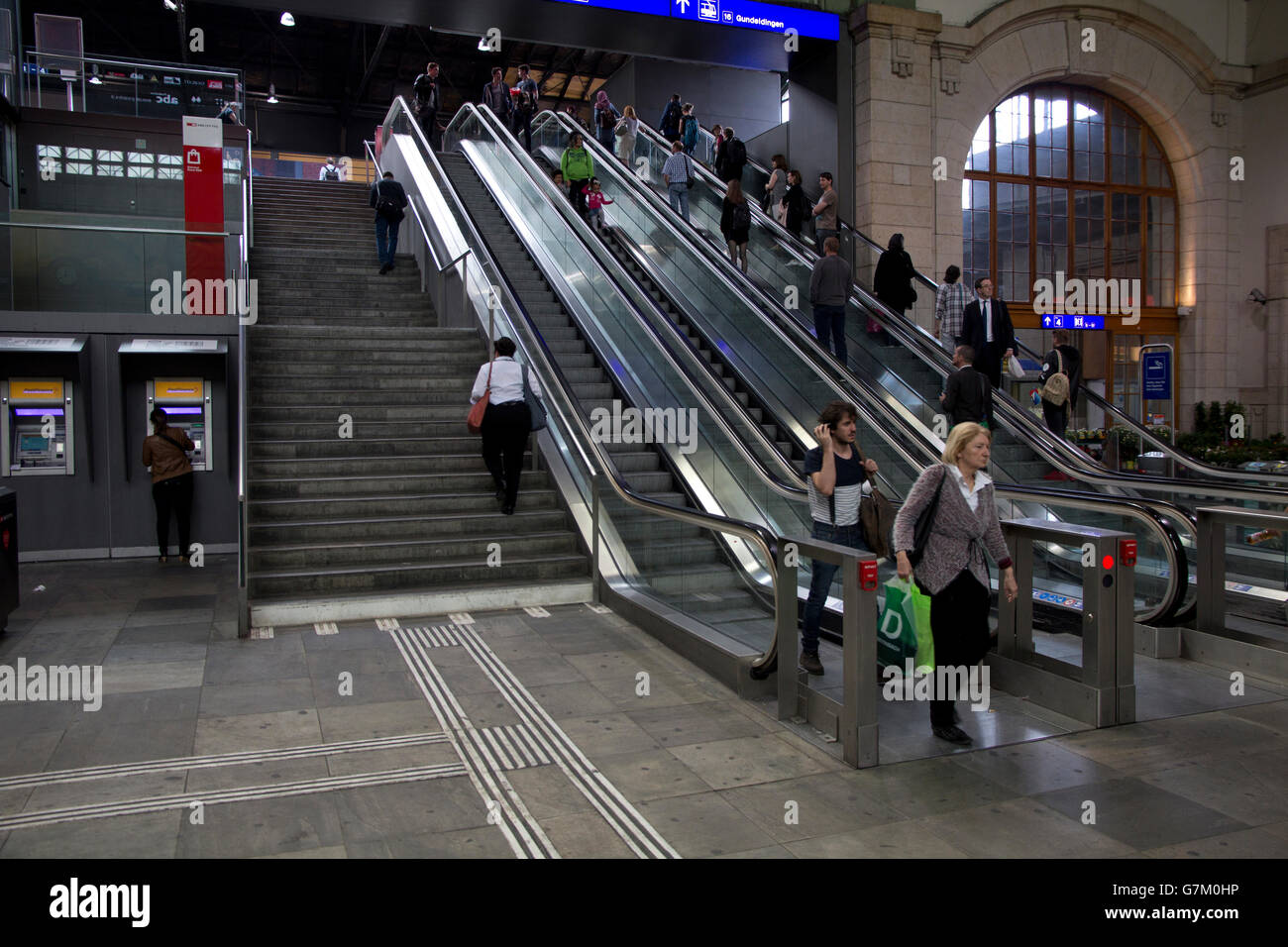 Basel SBB Banhof, im Besitz von SBB, ist effiziente zentrale Bahnhof der Stadt. Stockfoto