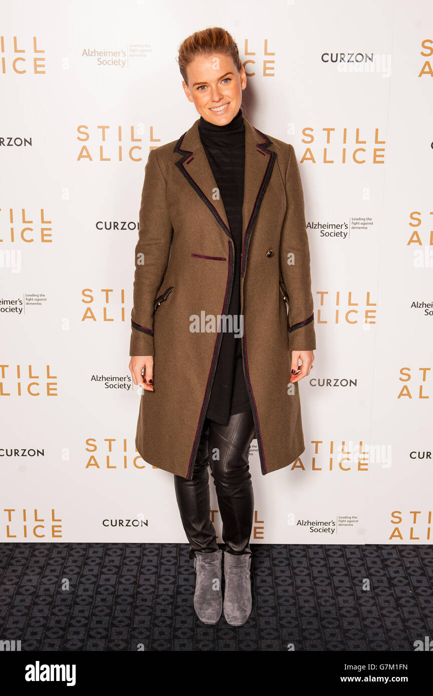 Still Alice Charity Premiere - London. Alice Eve bei der Charity-Premiere von „Still Alice“ im Curzon Mayfair-Kino in London. Stockfoto