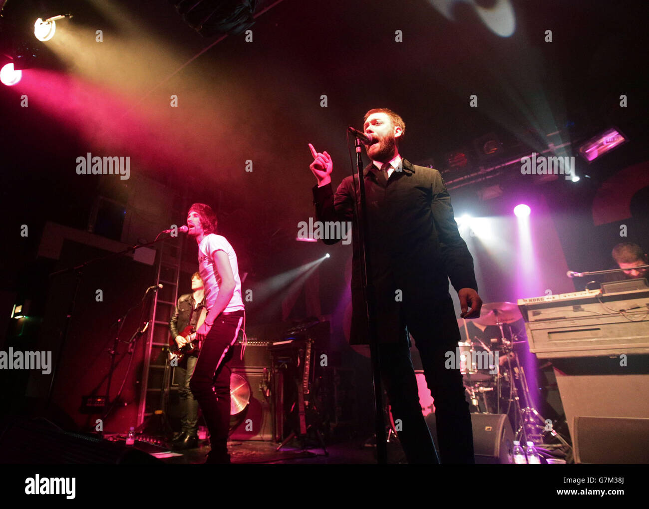 Kasabian treten in der Garage, London, während eines Gig für XFM auf, in Unterstützung von Global's Make Some Noise National Charity. Stockfoto