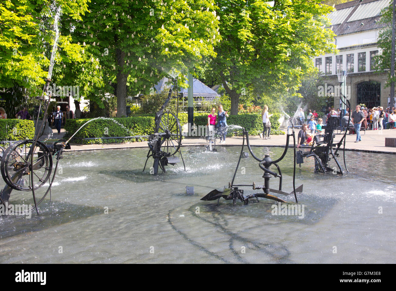 Tinguely-Brunnen, erstellt vom Schweizer Künstler Jean Tinguely, verfügt über ein einzigartiges Ensemble von mechanischen Skulpturen. Stockfoto