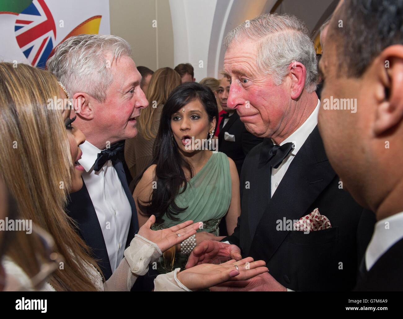 Der Prinz von Wales trifft den X-Factor-Richter Louis Walsh und den Journalisten Tasmin Lucia-Khan (L) beim British Asian Trust Dinner im Banqueting House in London. Stockfoto